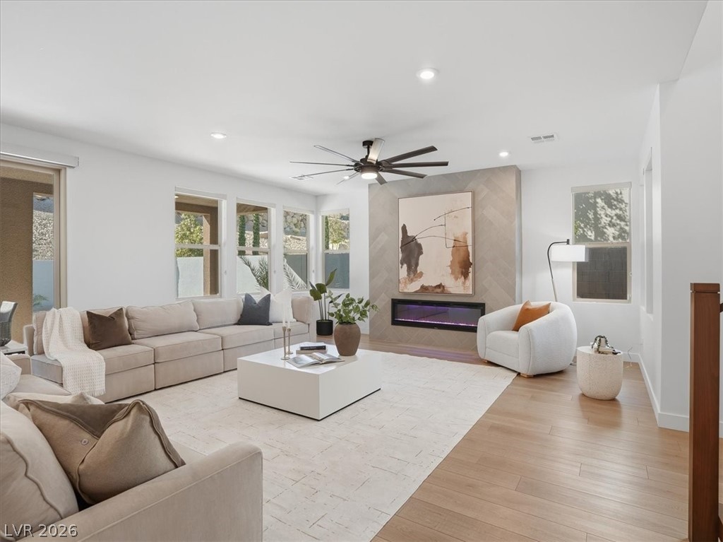 9725 Starlight Ridge Avenue