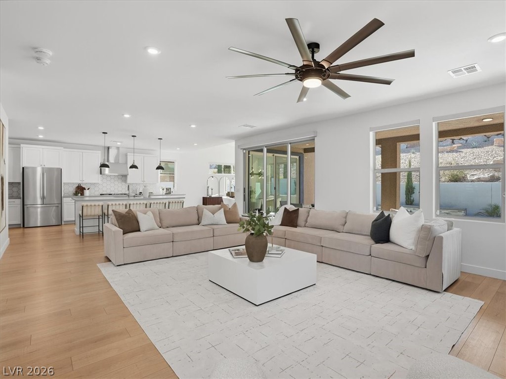 9725 Starlight Ridge Avenue