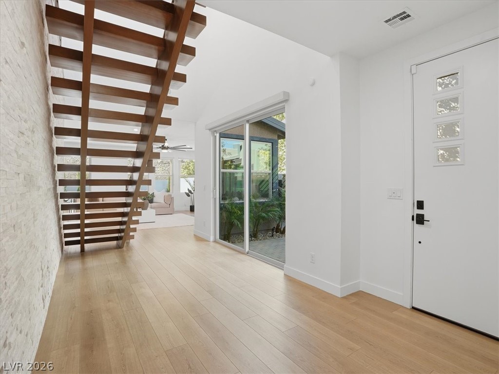 9725 Starlight Ridge Avenue