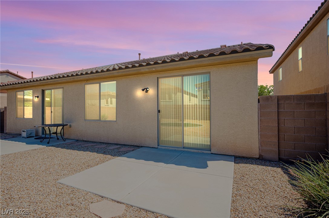 7532 Coyote Cave Avenue