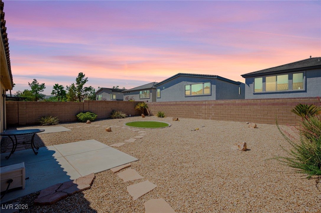 7532 Coyote Cave Avenue