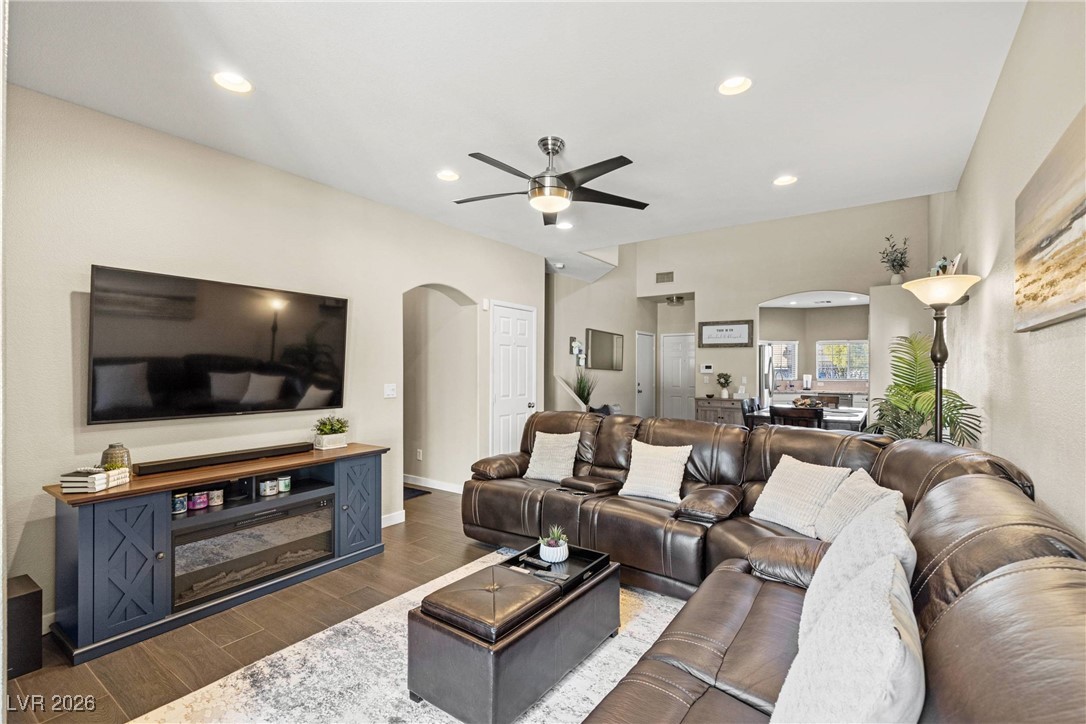 8909 Sparkling Creek Avenue