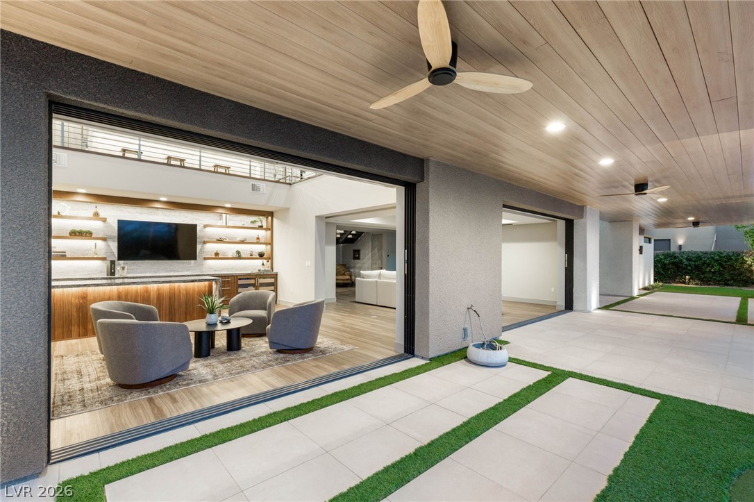 11152 San Terrazo Place