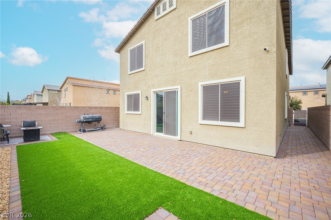 4447 Creekside Cavern Avenue