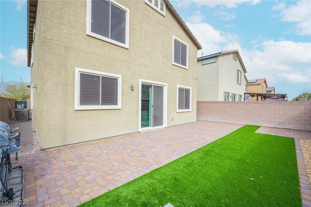 4447 Creekside Cavern Avenue