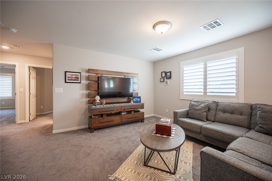 4447 Creekside Cavern Avenue