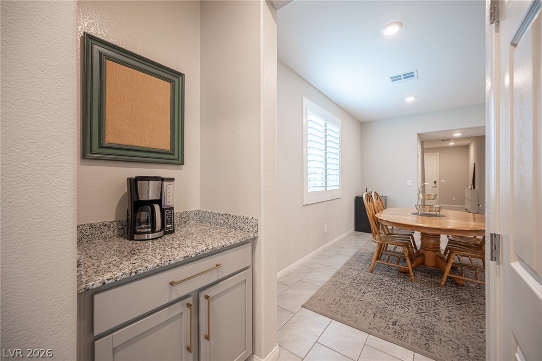 4447 Creekside Cavern Avenue