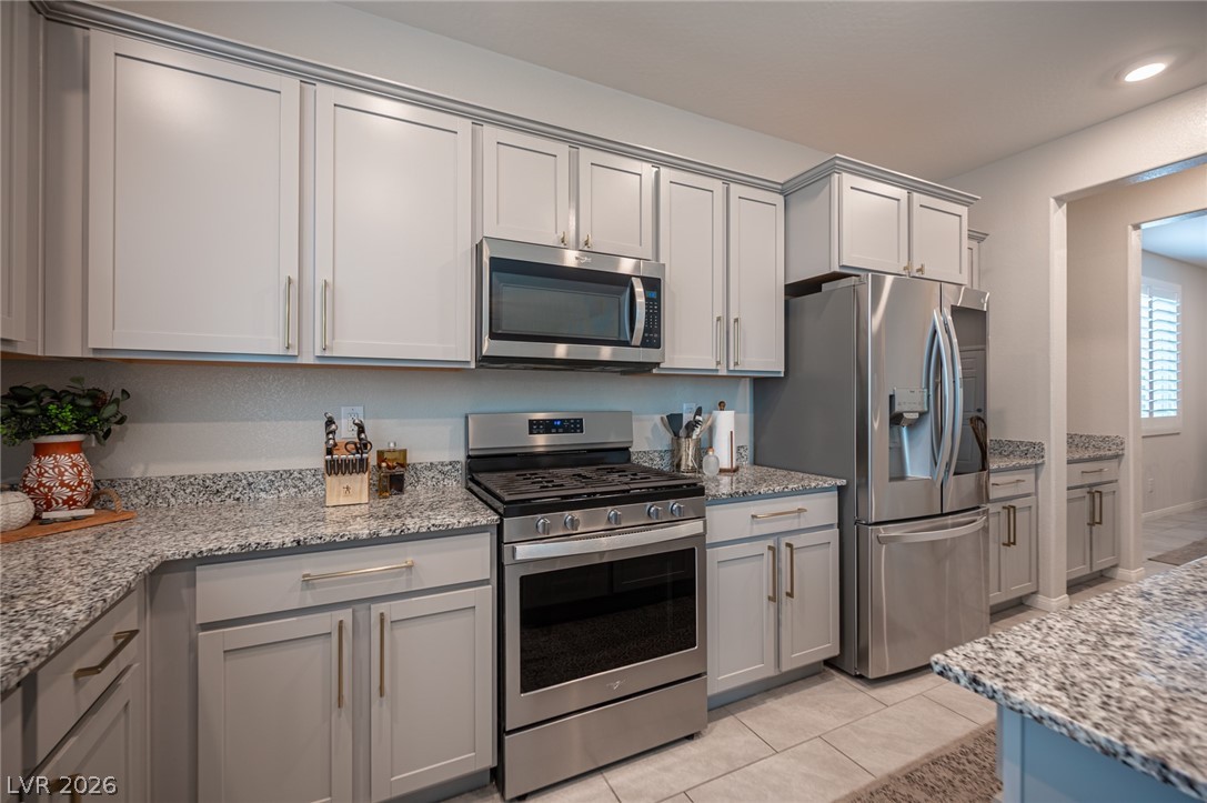 4447 Creekside Cavern Avenue