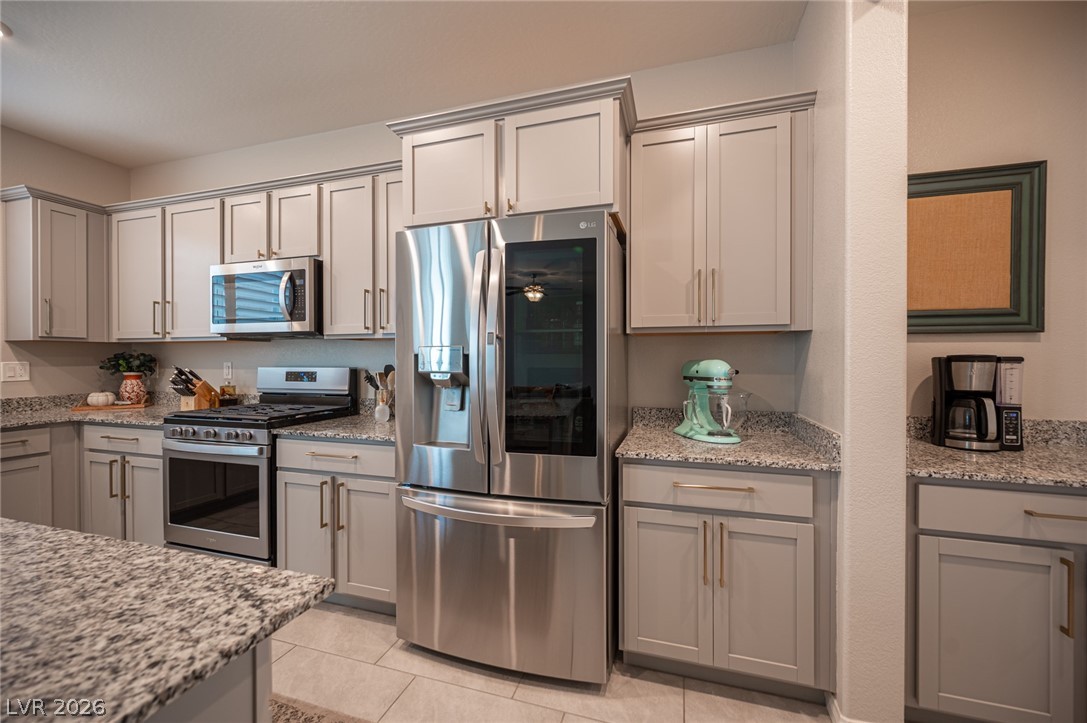 4447 Creekside Cavern Avenue