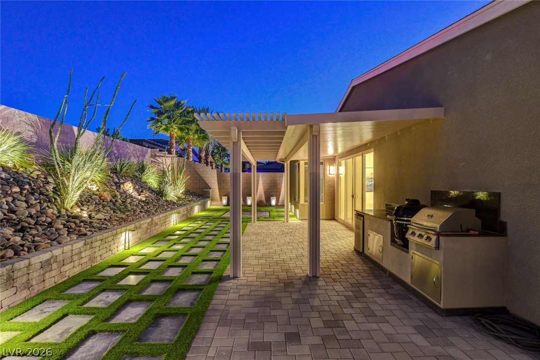 2560 Bridle Oaks Court