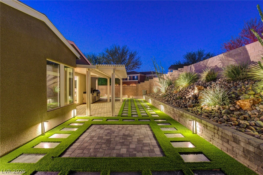 2560 Bridle Oaks Court