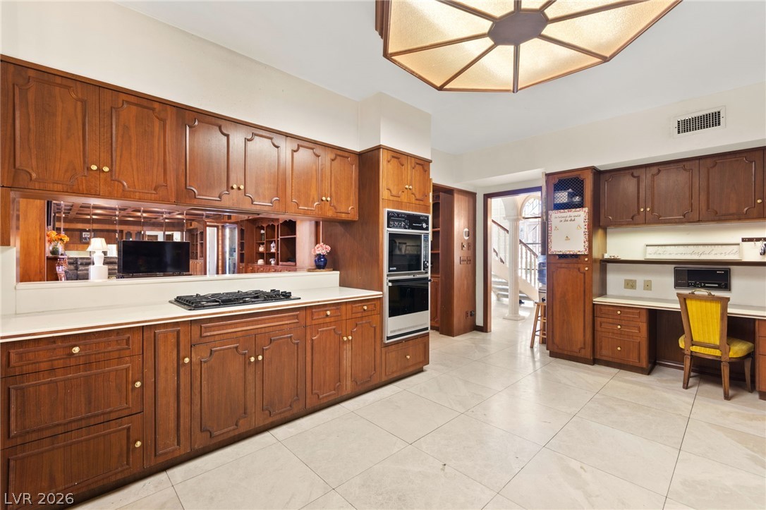 2834 Queens Courtyard Drive