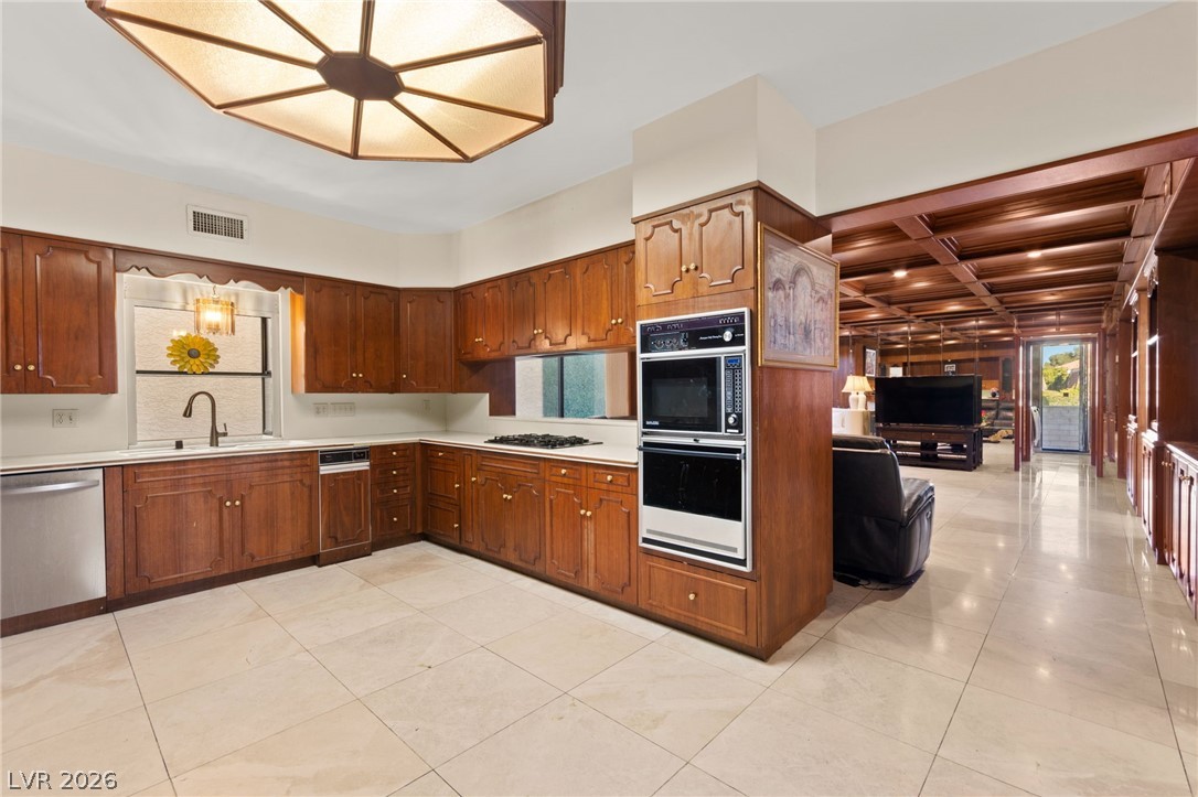 2834 Queens Courtyard Drive