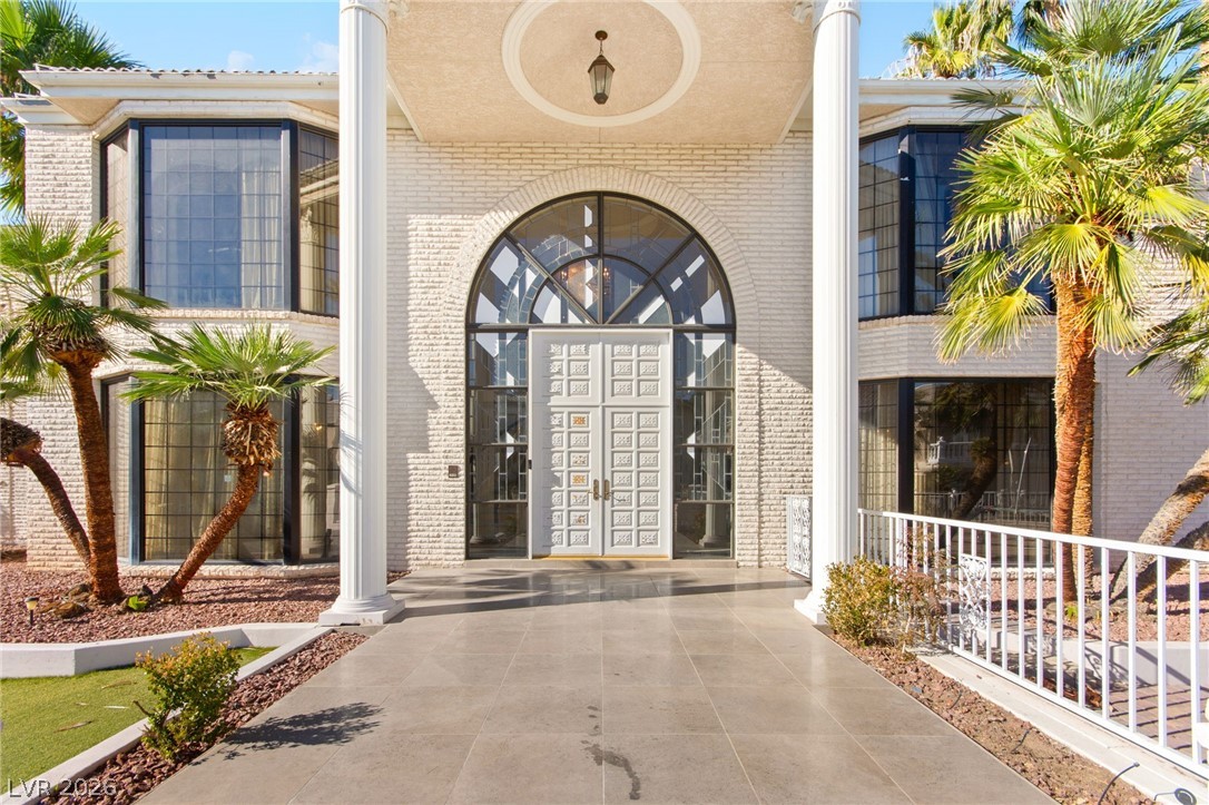 2834 Queens Courtyard Drive