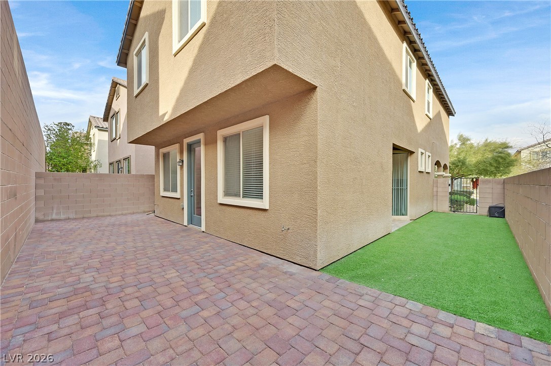 6631 Rocky Reef Street