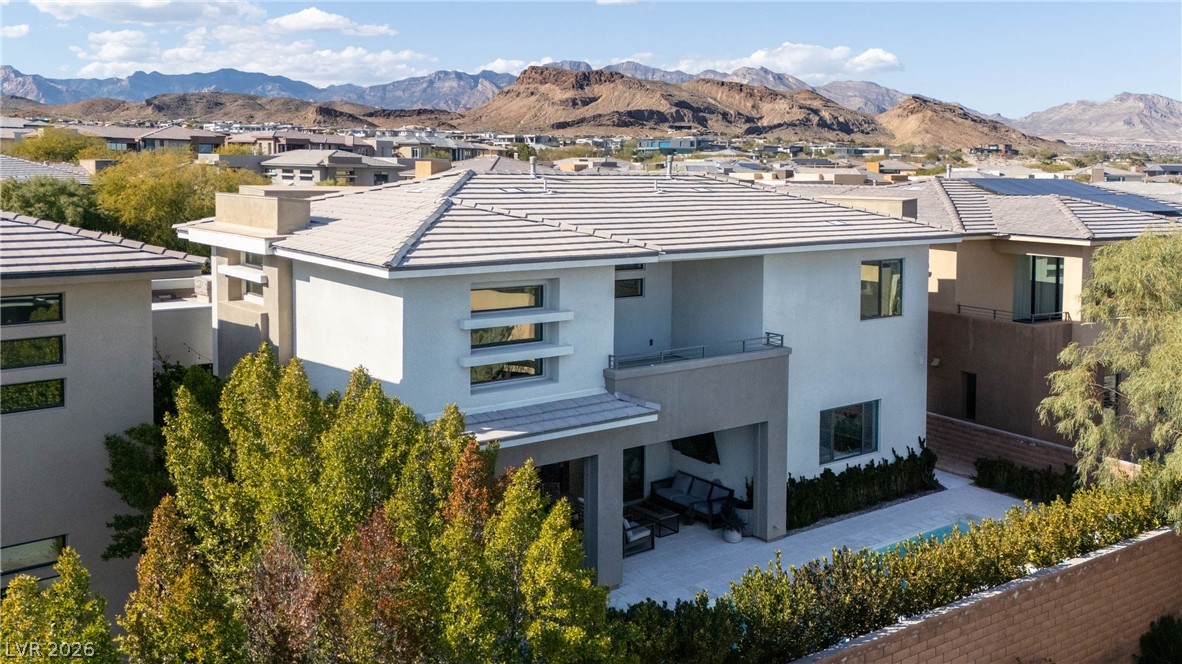 62 Grey Feather Drive