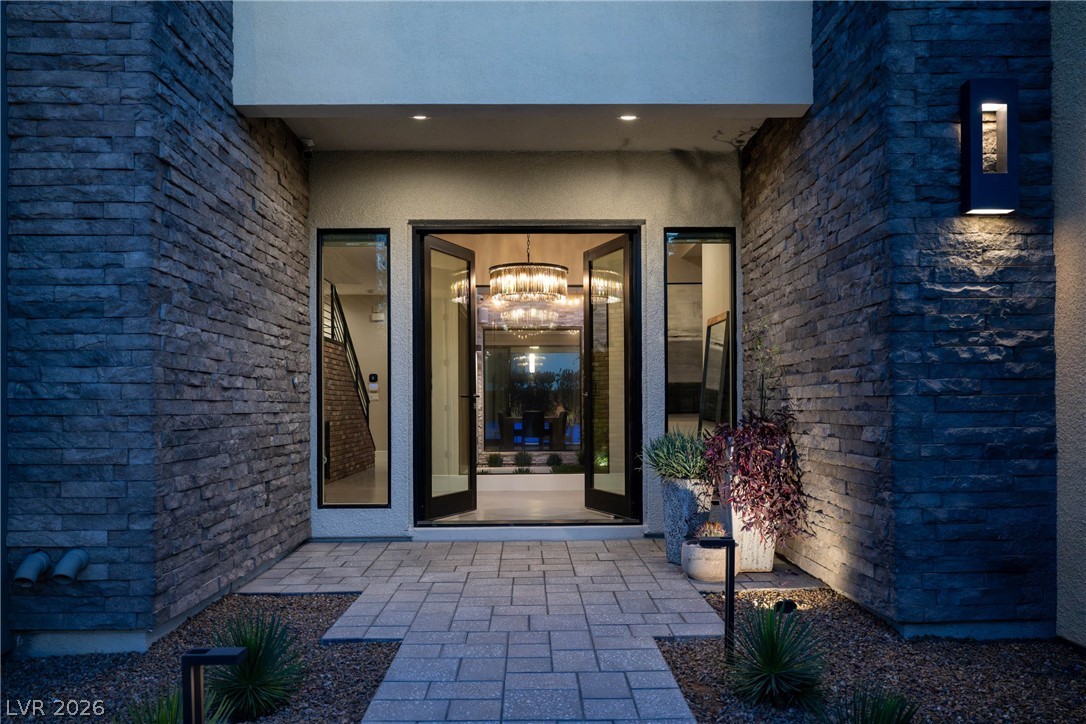 62 Grey Feather Drive