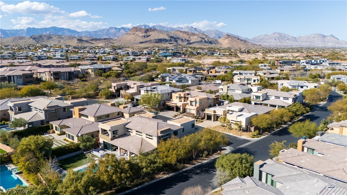 62 Grey Feather Drive