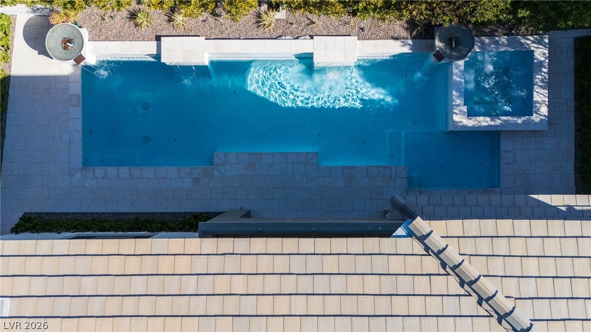 62 Grey Feather Drive