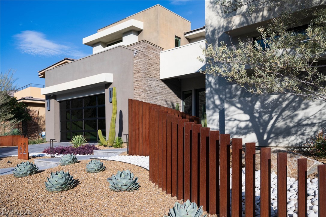 62 Grey Feather Drive