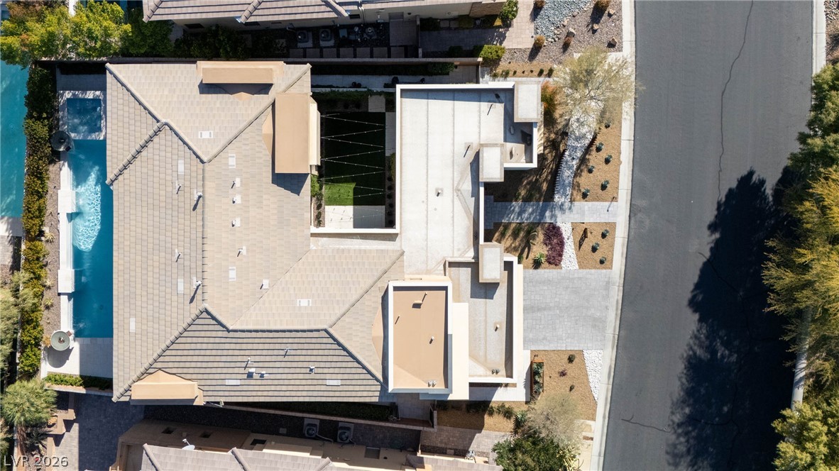 62 Grey Feather Drive