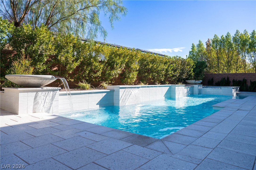 62 Grey Feather Drive