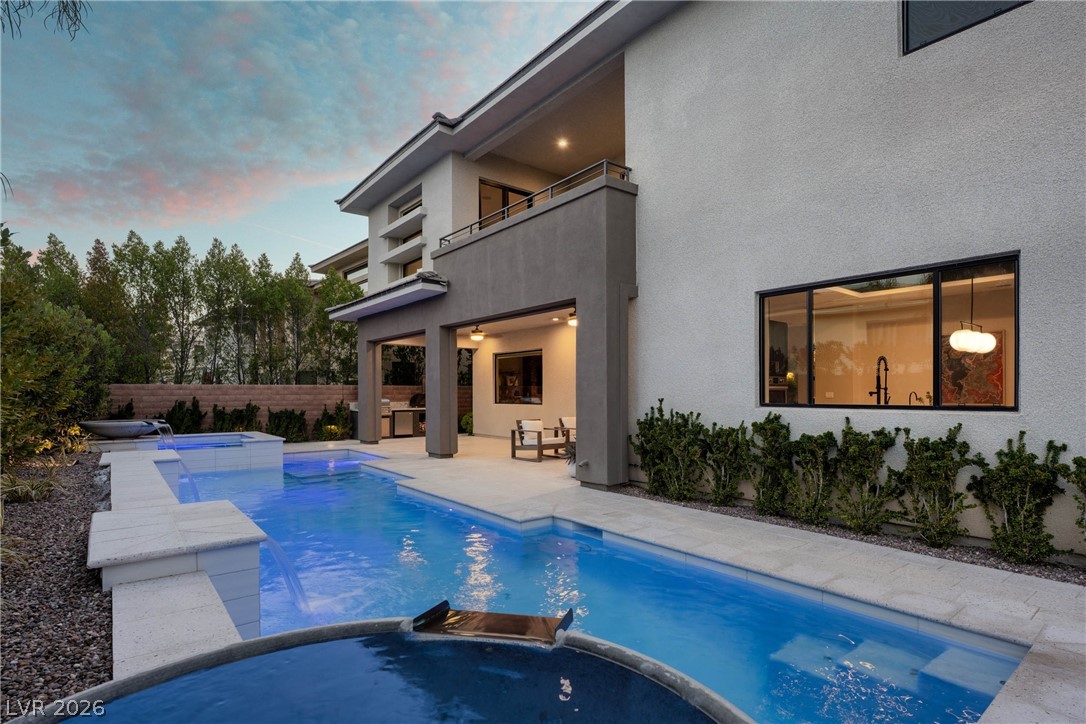 62 Grey Feather Drive