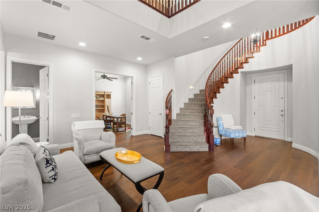 2524 Dornoch Lane