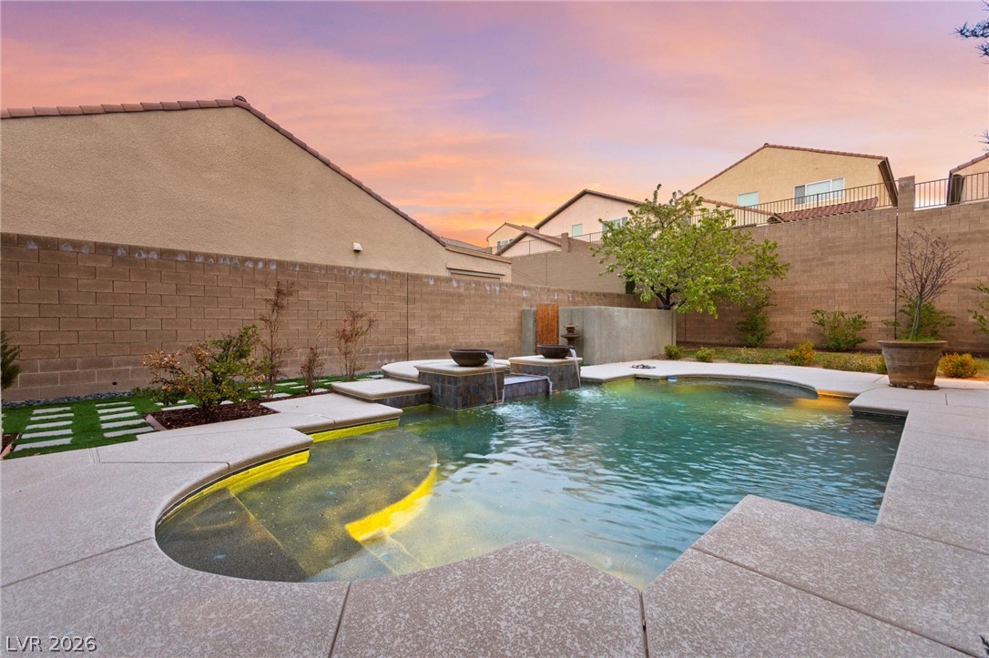 2524 Dornoch Lane