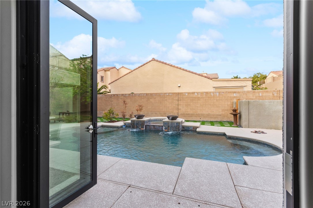 2524 Dornoch Lane
