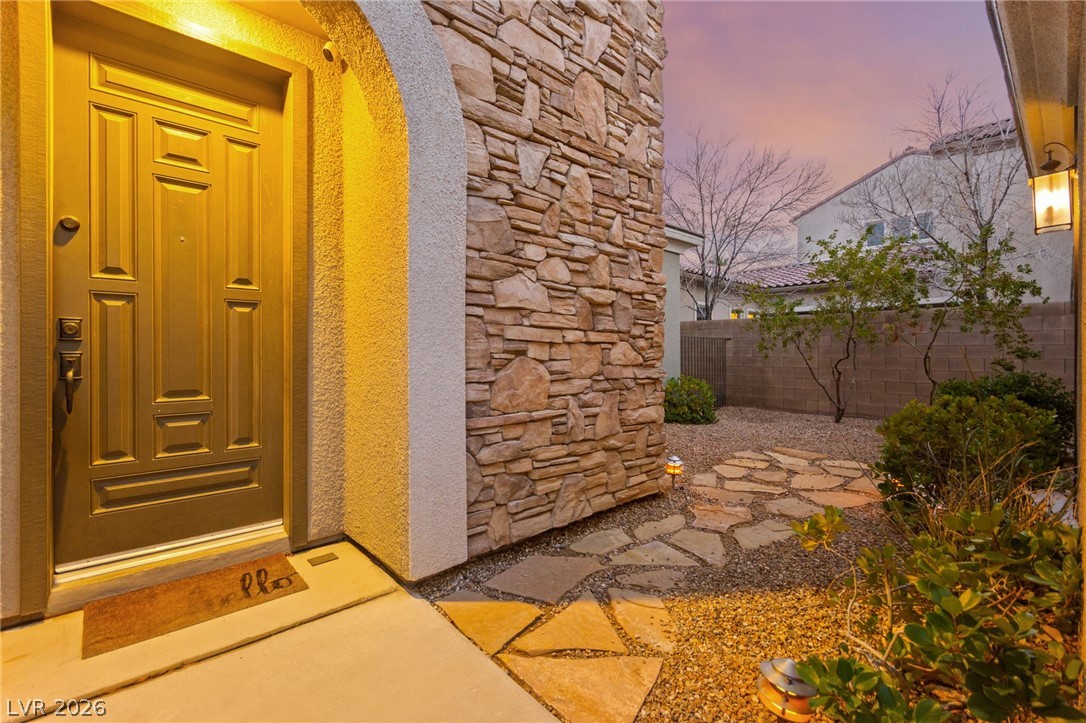 2524 Dornoch Lane