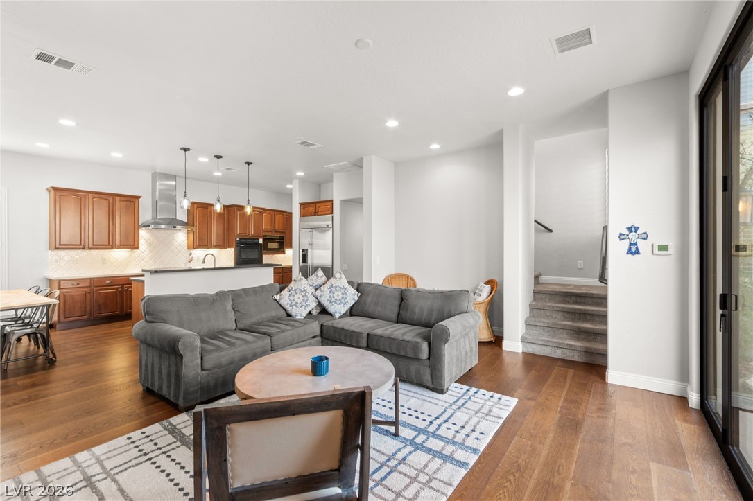 2524 Dornoch Lane