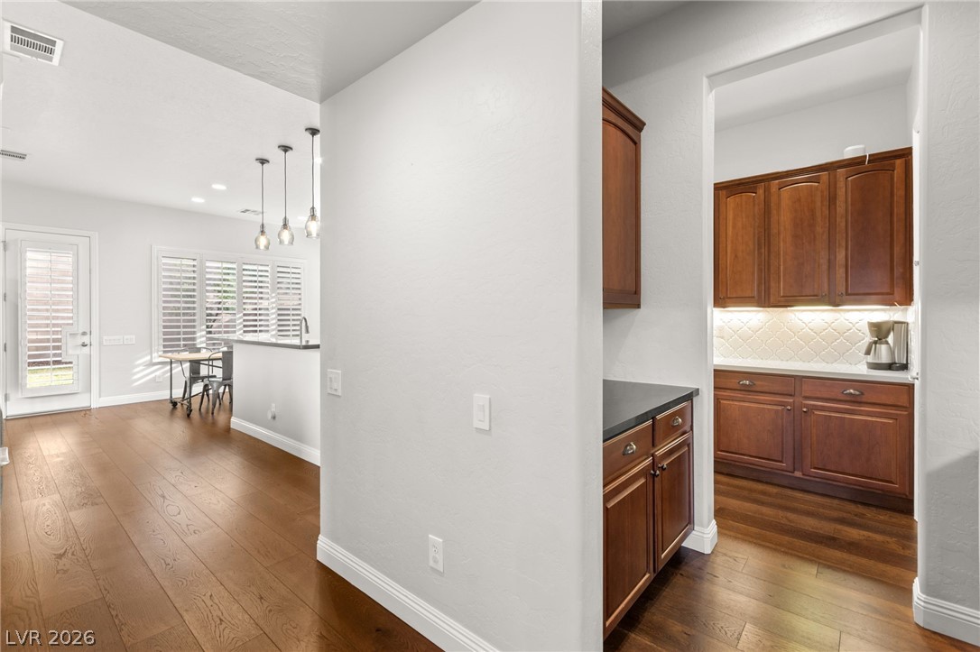 2524 Dornoch Lane