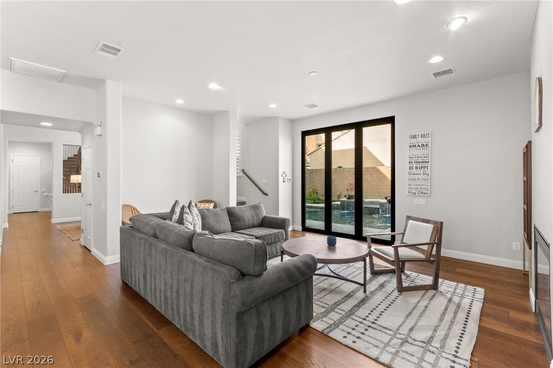 2524 Dornoch Lane