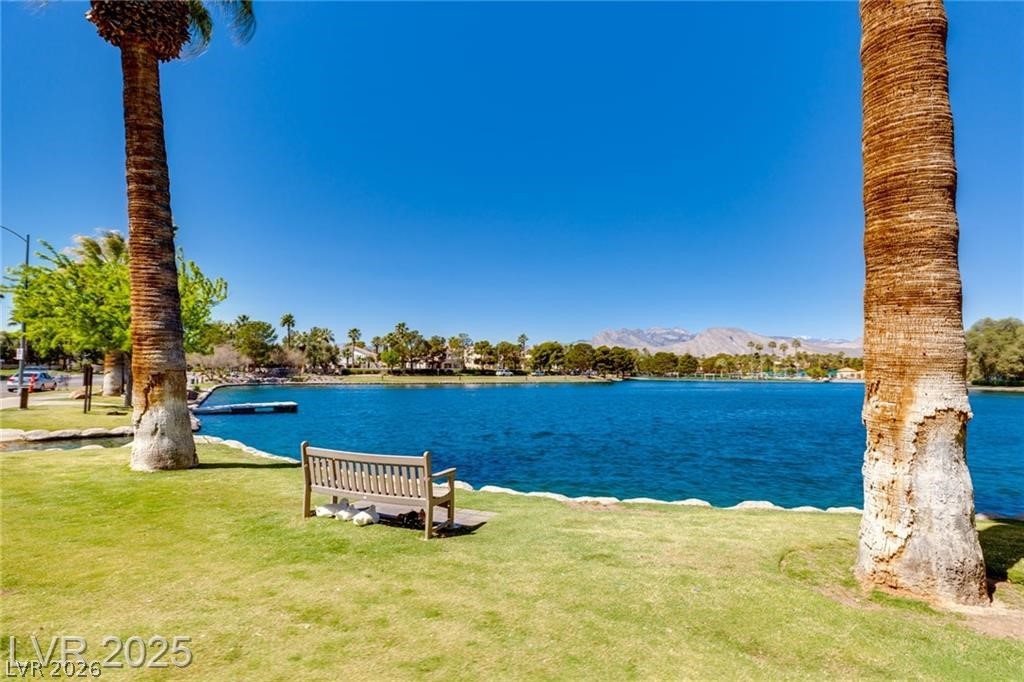 8104 Villa Finestra Drive