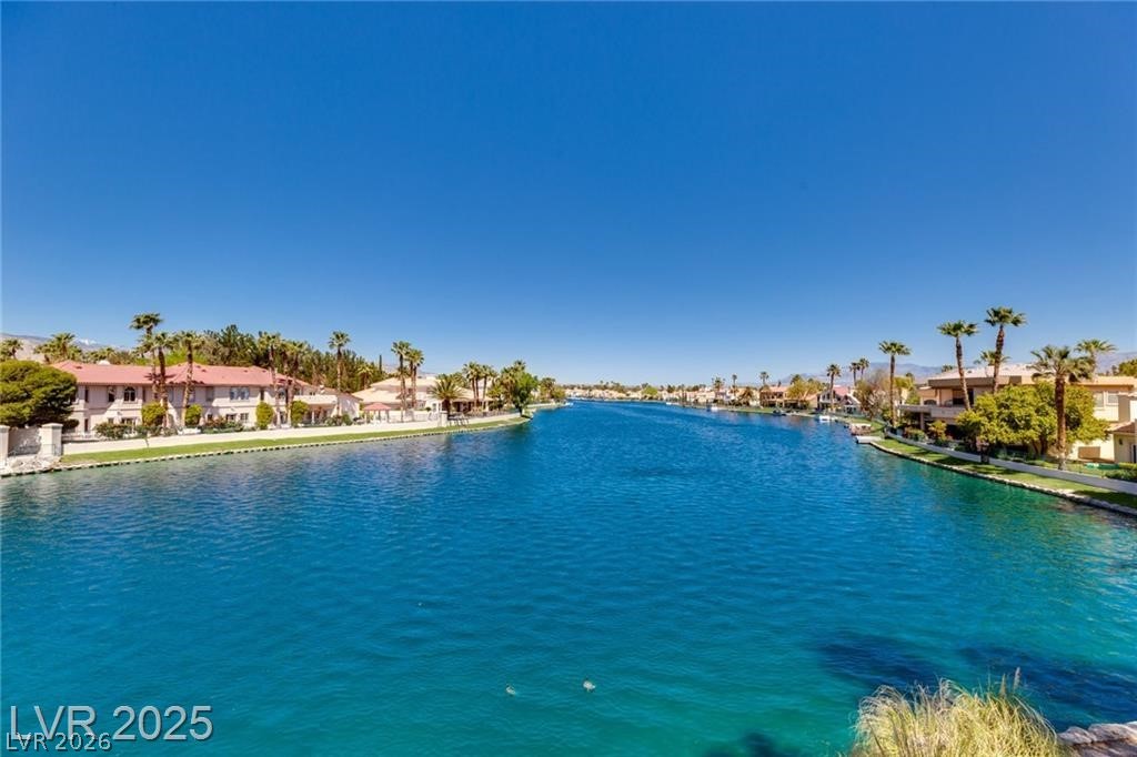 8104 Villa Finestra Drive