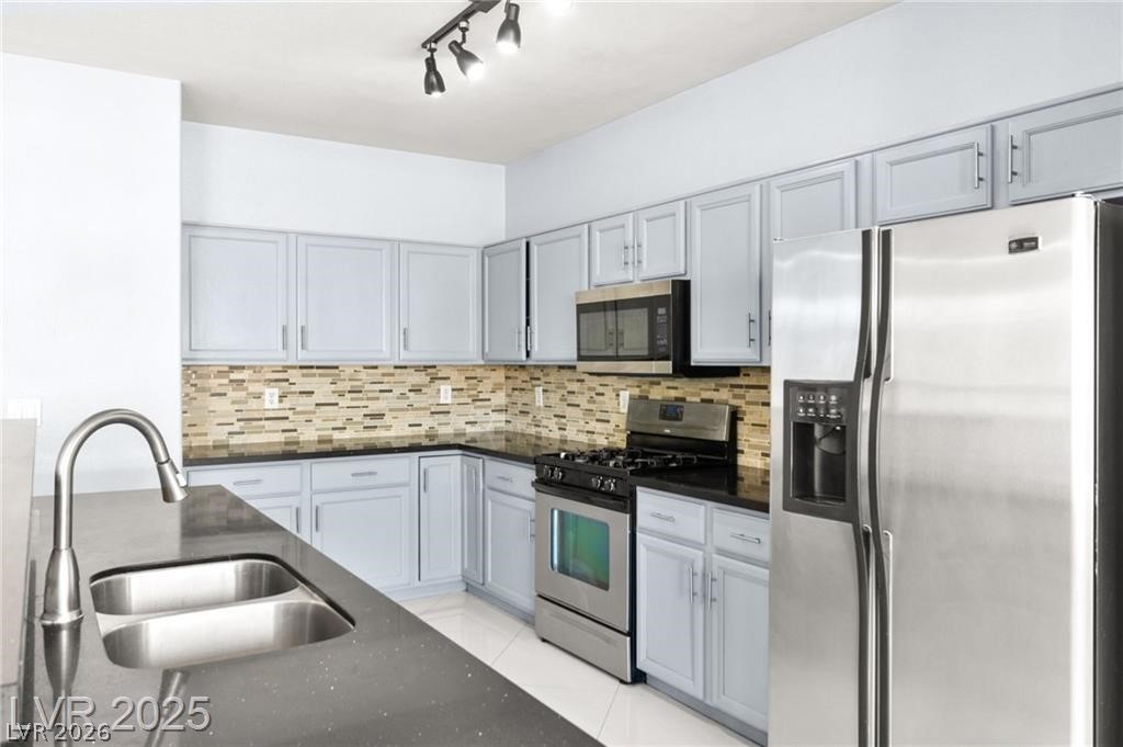 8104 Villa Finestra Drive