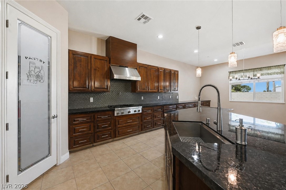 1560 Sundown Drive