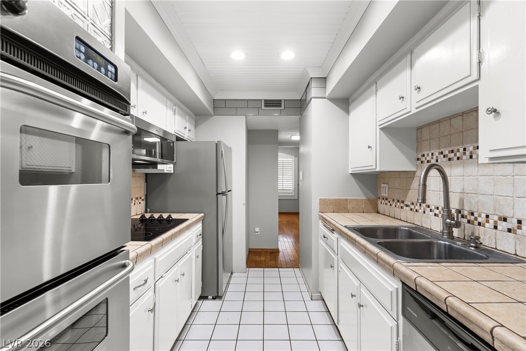 3078 El Camino Avenue