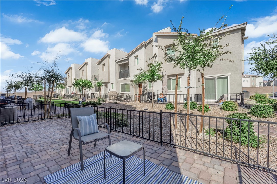 2632 Canary Yellow Court