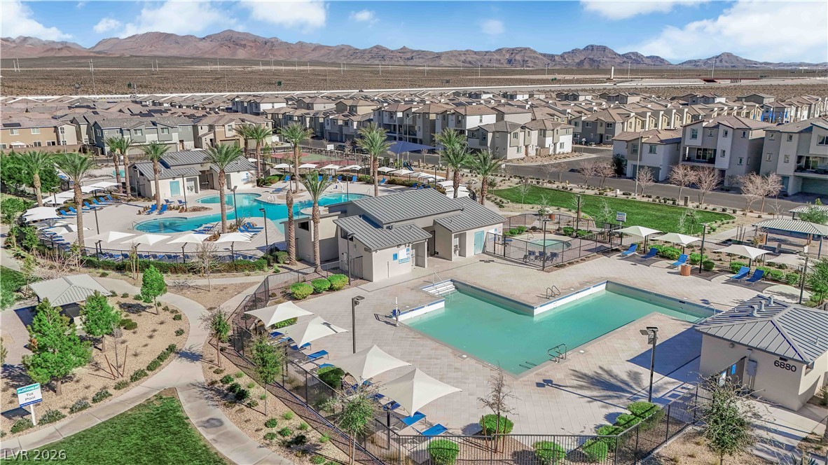 2632 Canary Yellow Court