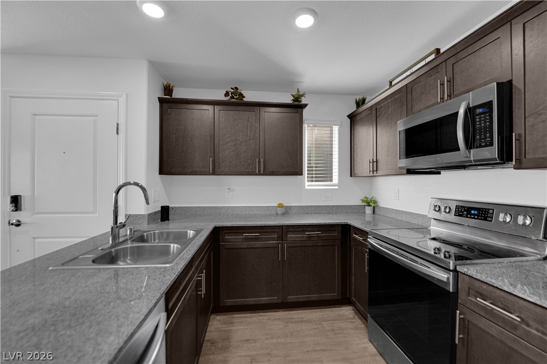 2632 Canary Yellow Court