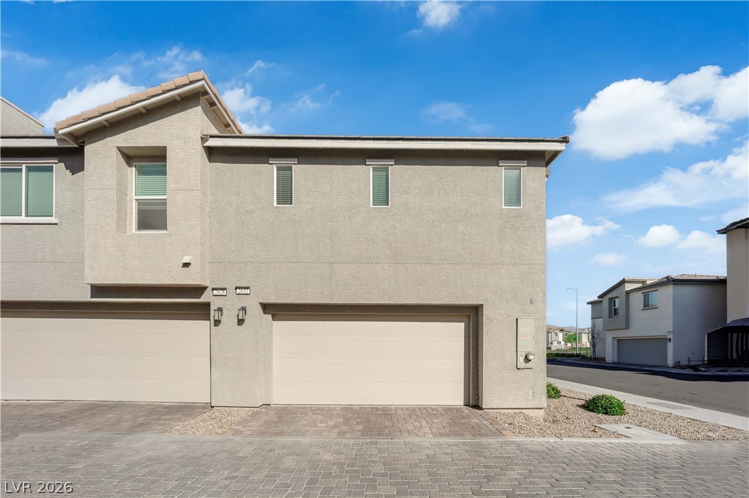 2632 Canary Yellow Court