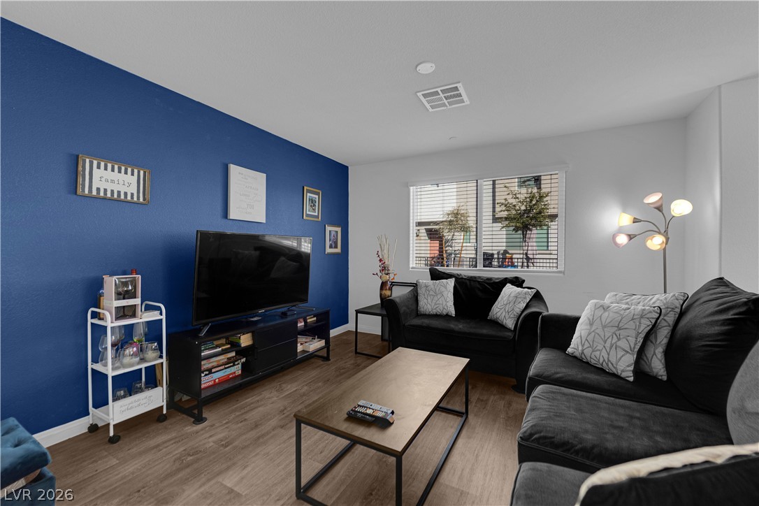 2632 Canary Yellow Court