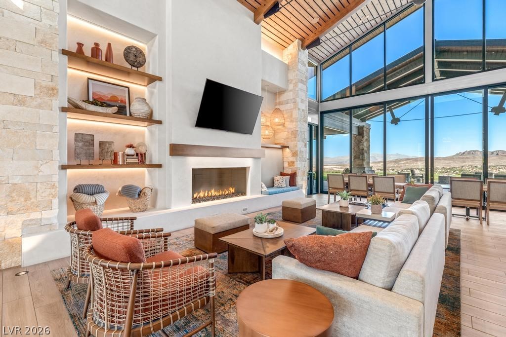 36 Thorn Creek Street