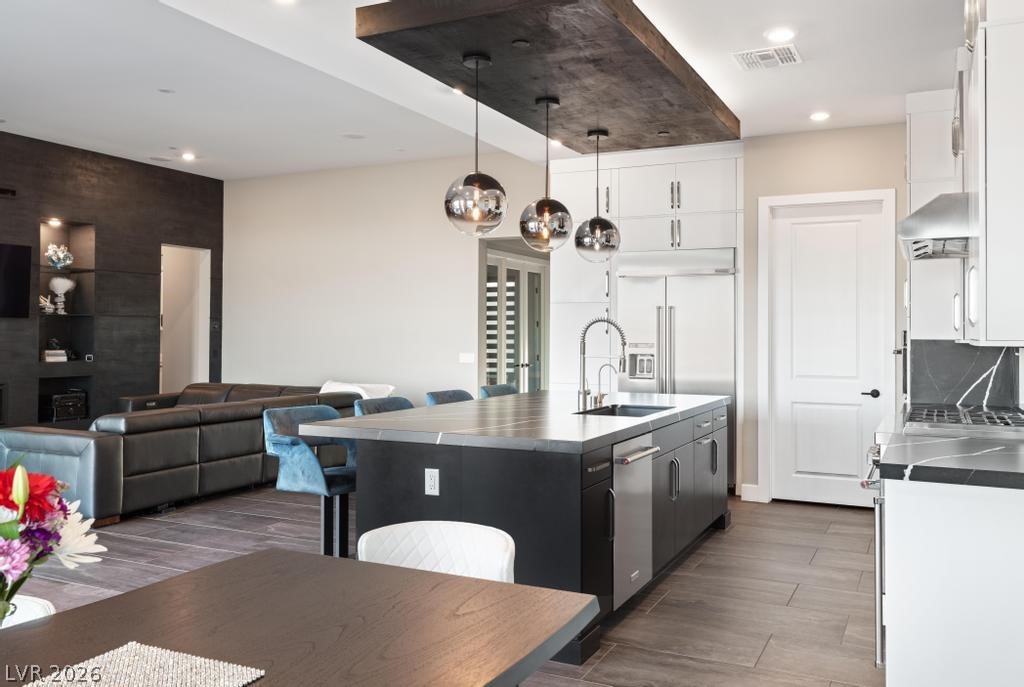 36 Thorn Creek Street