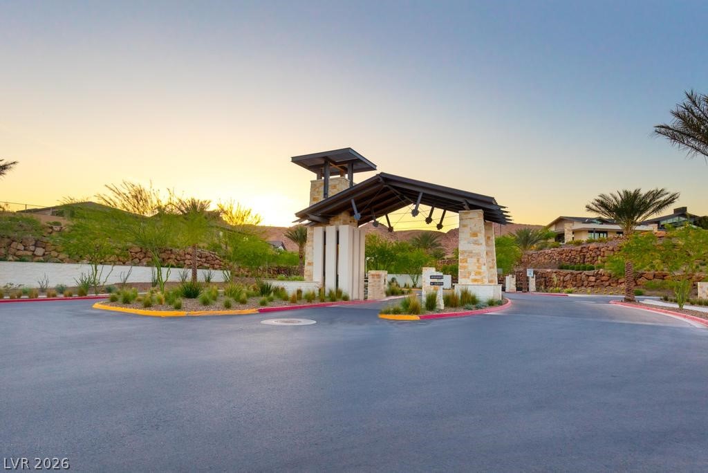 36 Thorn Creek Street