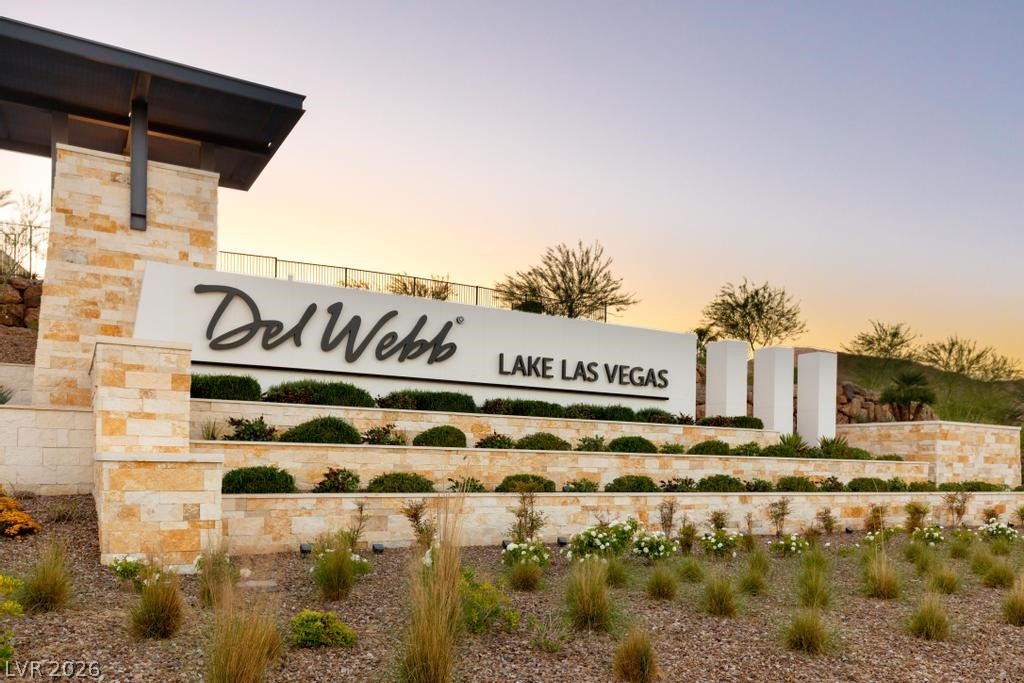 36 Thorn Creek Street