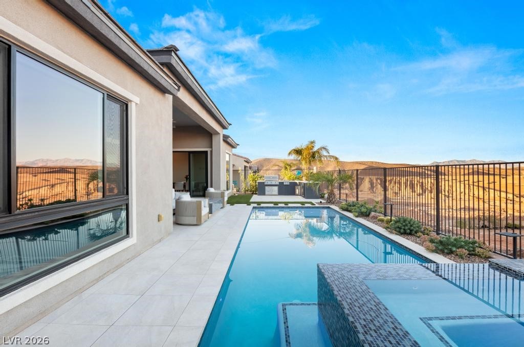 36 Thorn Creek Street