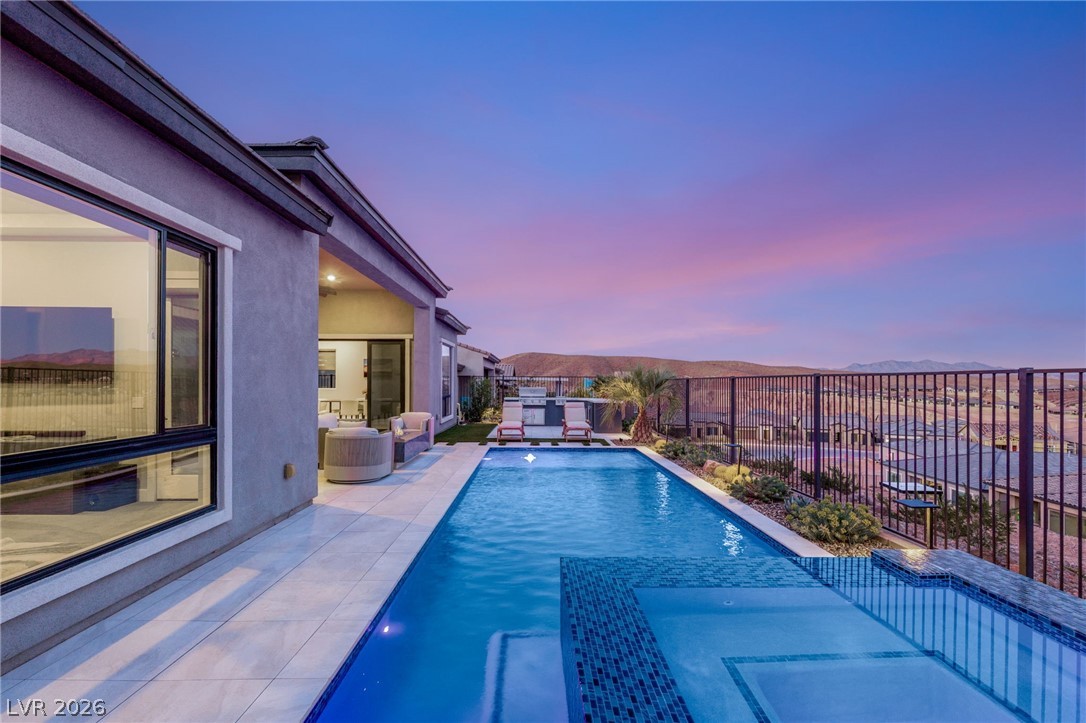 36 Thorn Creek Street